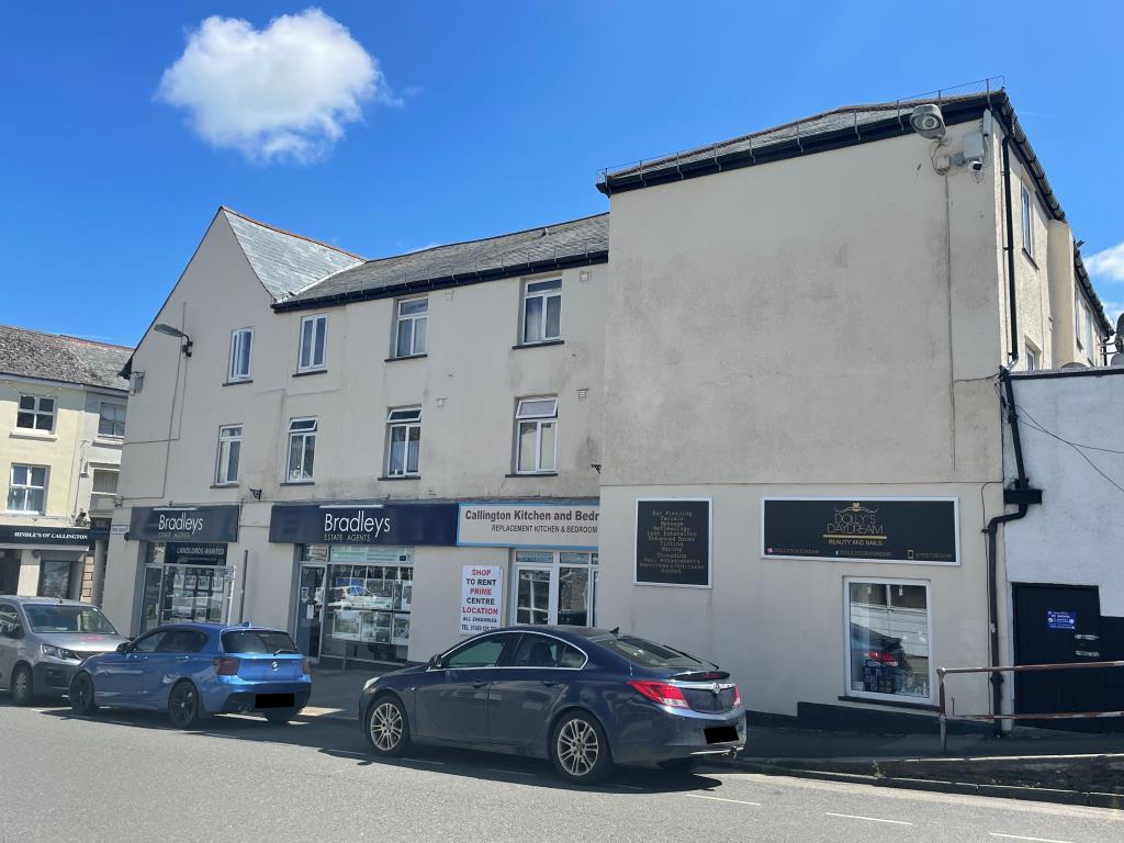 Lot: 86 - FREEHOLD INVESTMENT IN TOWN CENTRE LOCATION -